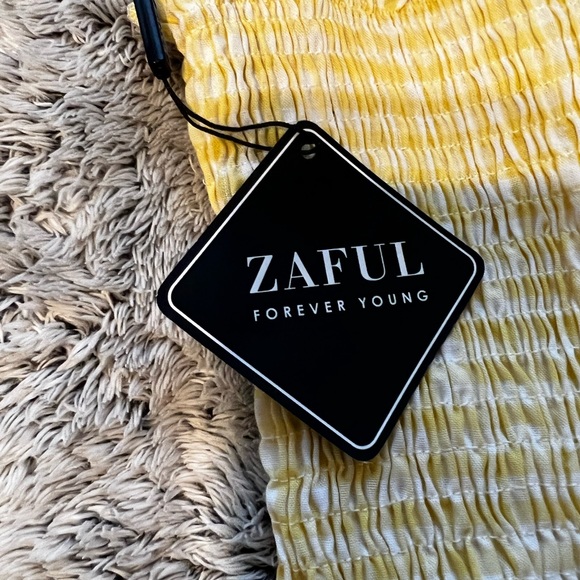 Yellow checkers romper ☀️⭐️ - Picture 2 of 2